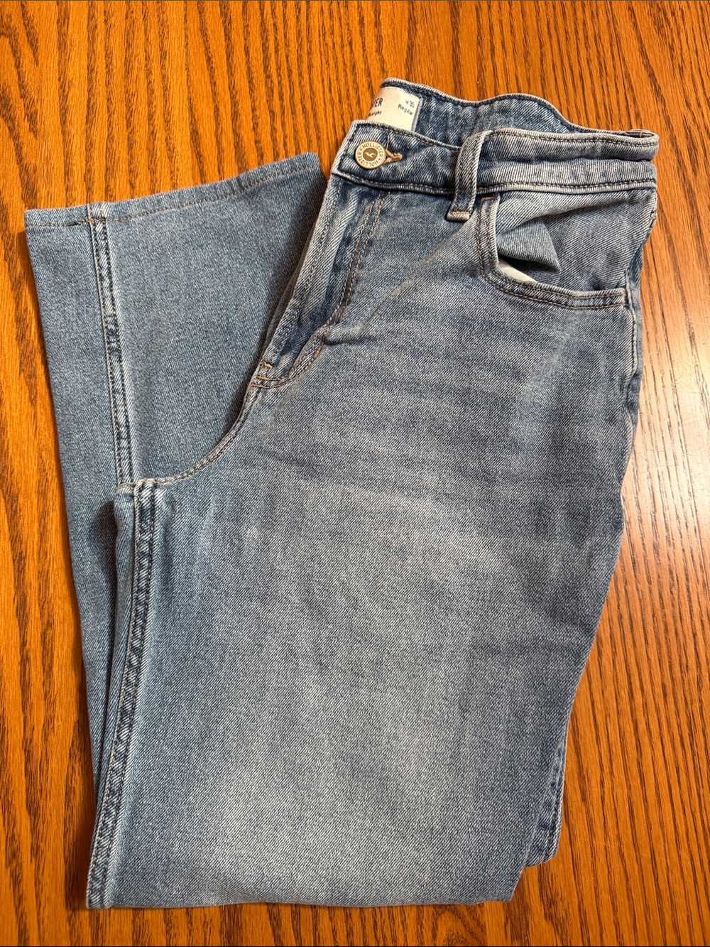 Hollister Medium Wash Women’s High Waisted Straight Jeans